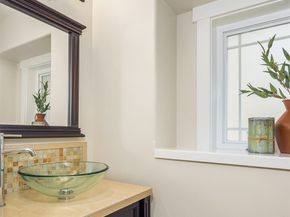 739 N 94th Street B, Seattle WA 98103