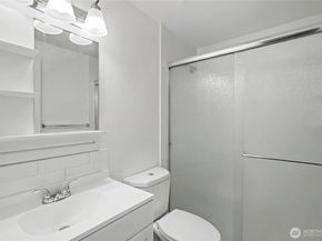 11424 SE 257th Park D202, Kent WA 98030