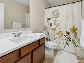 527 Pilchuck Path, Everett WA 98201