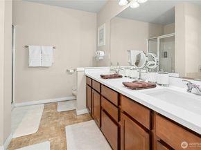 527 Pilchuck Path, Everett WA 98201