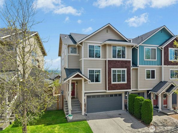 527 Pilchuck Path, Everett WA 98201