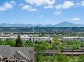 527 Pilchuck Path, Everett WA 98201