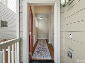 527 Pilchuck Path, Everett WA 98201