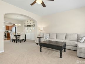 527 Pilchuck Path, Everett WA 98201