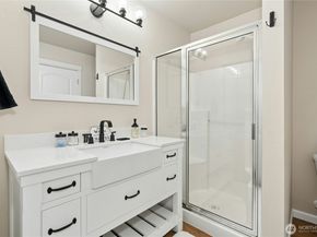 527 Pilchuck Path, Everett WA 98201