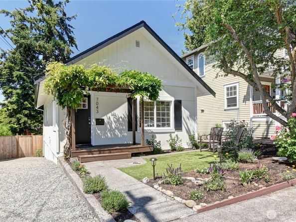 7043 17 Avenue NW, Seattle WA 98117