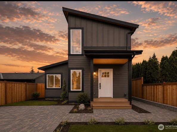 15701 117th Avenue SE, Renton WA 98058