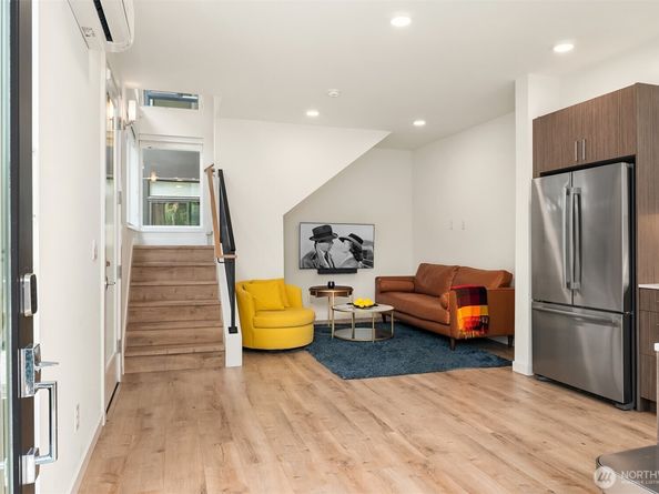 422 10th Avenue E F, Seattle WA 98102