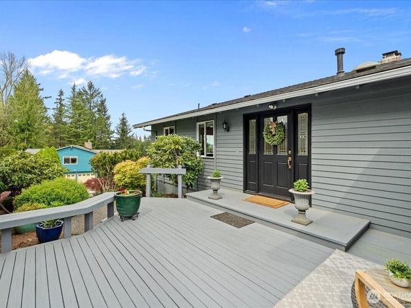 16813 NE 33rd Street, Bellevue WA 98008