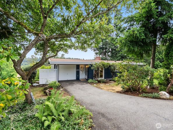 15805 SE 12th Place, Bellevue WA 98008