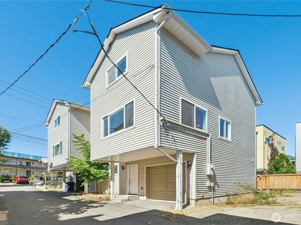 7530 43rd Avenue S B, Seattle WA 98118