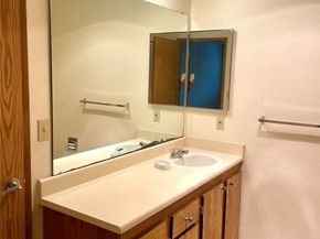 19857 25th Avenue NE 102, Shoreline WA 98155