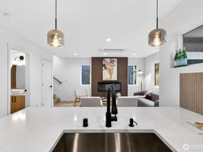 8510 15th Avenue NE, Seattle WA 98115