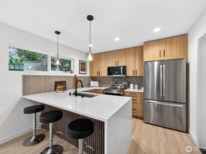 8510 15th Avenue NE, Seattle WA 98115