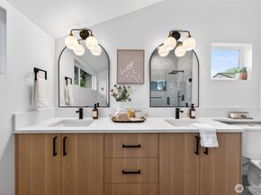 8510 15th Avenue NE, Seattle WA 98115