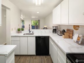 170 Newport Way NW D31, Issaquah WA 98027
