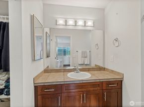 3915 SE 243rd Place SE K301, Bothell WA 98021