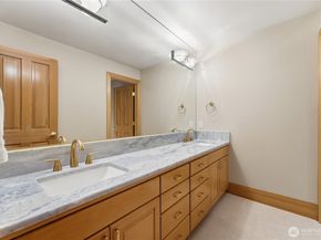 17288 SE 57th Place, Bellevue WA 98006