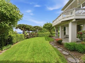 17288 SE 57th Place, Bellevue WA 98006