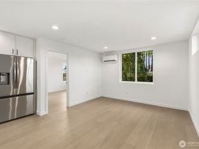 516 N 102nd Street, Seattle WA 98133