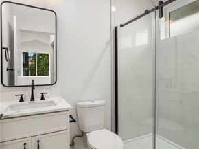 516 N 102nd Street, Seattle WA 98133