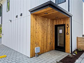 516 N 102nd Street, Seattle WA 98133
