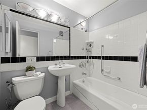 1800 Taylor Avenue N 210, Seattle WA 98109