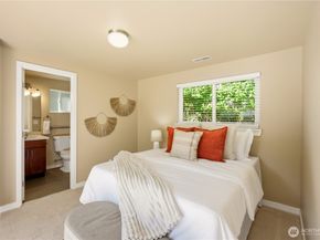2327 NE 86TH Street, Seattle WA 98115