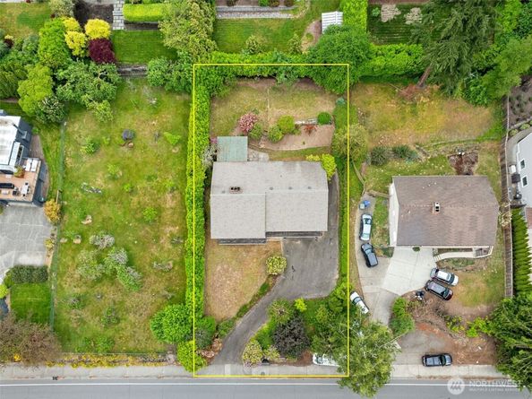 9510 Lake Washington Boulevard NE, Bellevue WA 98004