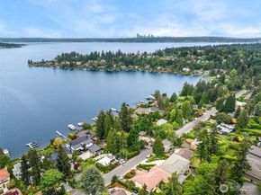 9510 Lake Washington Boulevard NE, Bellevue WA 98004