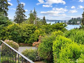 9510 Lake Washington Boulevard NE, Bellevue WA 98004