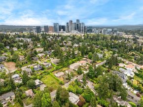 9510 Lake Washington Boulevard NE, Bellevue WA 98004