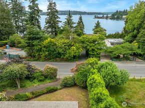 9510 Lake Washington Boulevard NE, Bellevue WA 98004