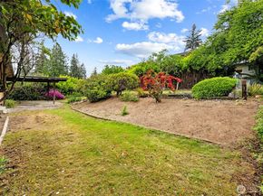 9510 Lake Washington Boulevard NE, Bellevue WA 98004
