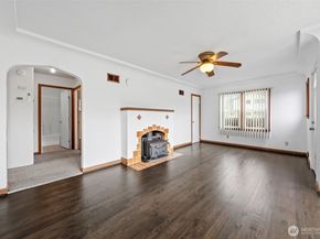205 W Saar Street, Kent WA 98032