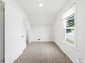 205 W Saar Street, Kent WA 98032