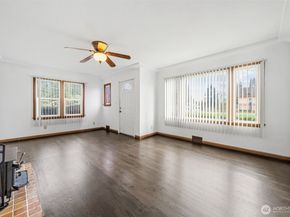 205 W Saar Street, Kent WA 98032