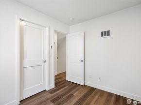 5257 Brooklyn Avenue NE, Seattle WA 98105