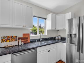 11633 18th Avenue SW, Burien WA 98146