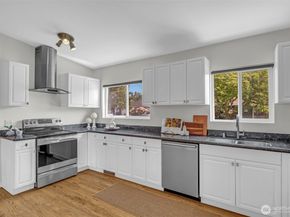 11633 18th Avenue SW, Burien WA 98146