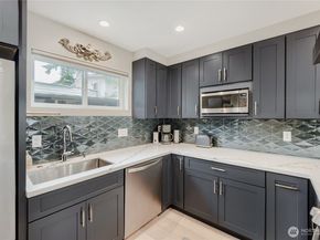 12534 C 5th Avenue NE, Seattle WA 98125