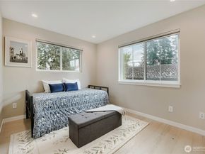 12534 C 5th Avenue NE, Seattle WA 98125