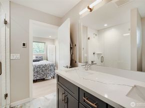 12534 C 5th Avenue NE, Seattle WA 98125