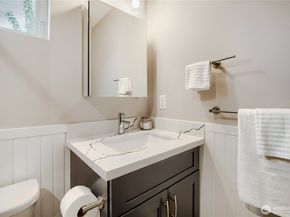 12534 C 5th Avenue NE, Seattle WA 98125