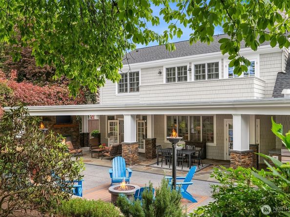 10910 NE 18th Place, Bellevue WA 98004