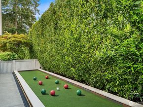 10910 NE 18th Place, Bellevue WA 98004