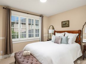 10910 NE 18th Place, Bellevue WA 98004