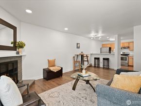 520 S 323rd Place 12E, Federal Way WA 98003
