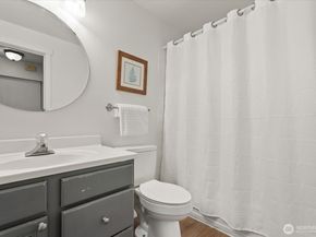 520 S 323rd Place 12E, Federal Way WA 98003