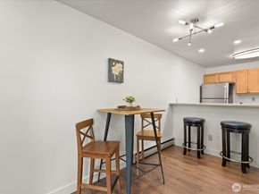 520 S 323rd Place 12E, Federal Way WA 98003